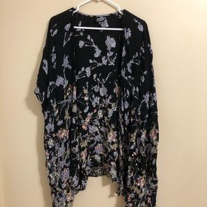 “Angie” Black Floral Kimono